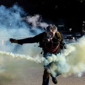 特朗普强行派兵 芝加哥市民：这里“不是战区”