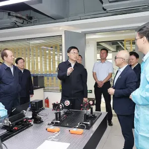 刘宁在郑州看望慰问一线劳动者 弘扬劳模精神 坚守岗位职责 为我省“十五五”良好开局 ...